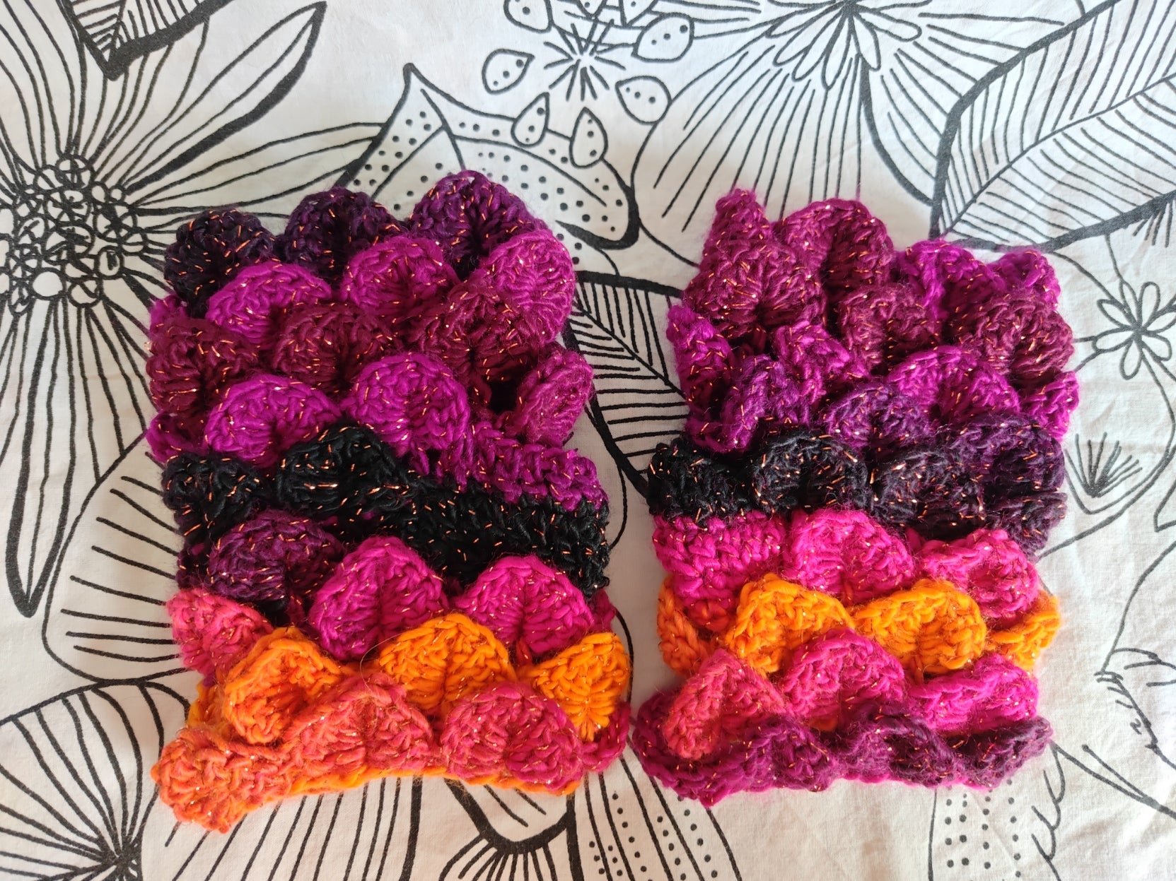 Mitaine multi couleurs écaille de dragon