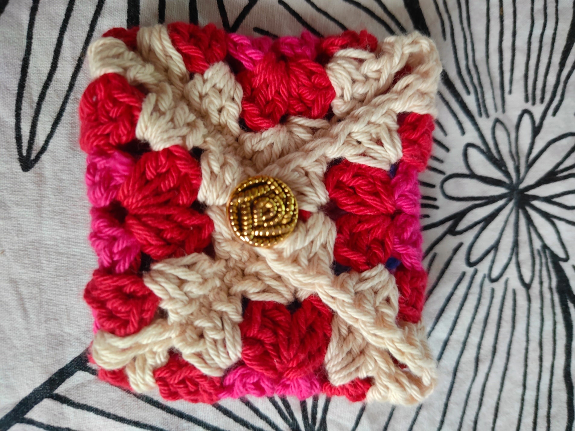 Mini pochette en granny square