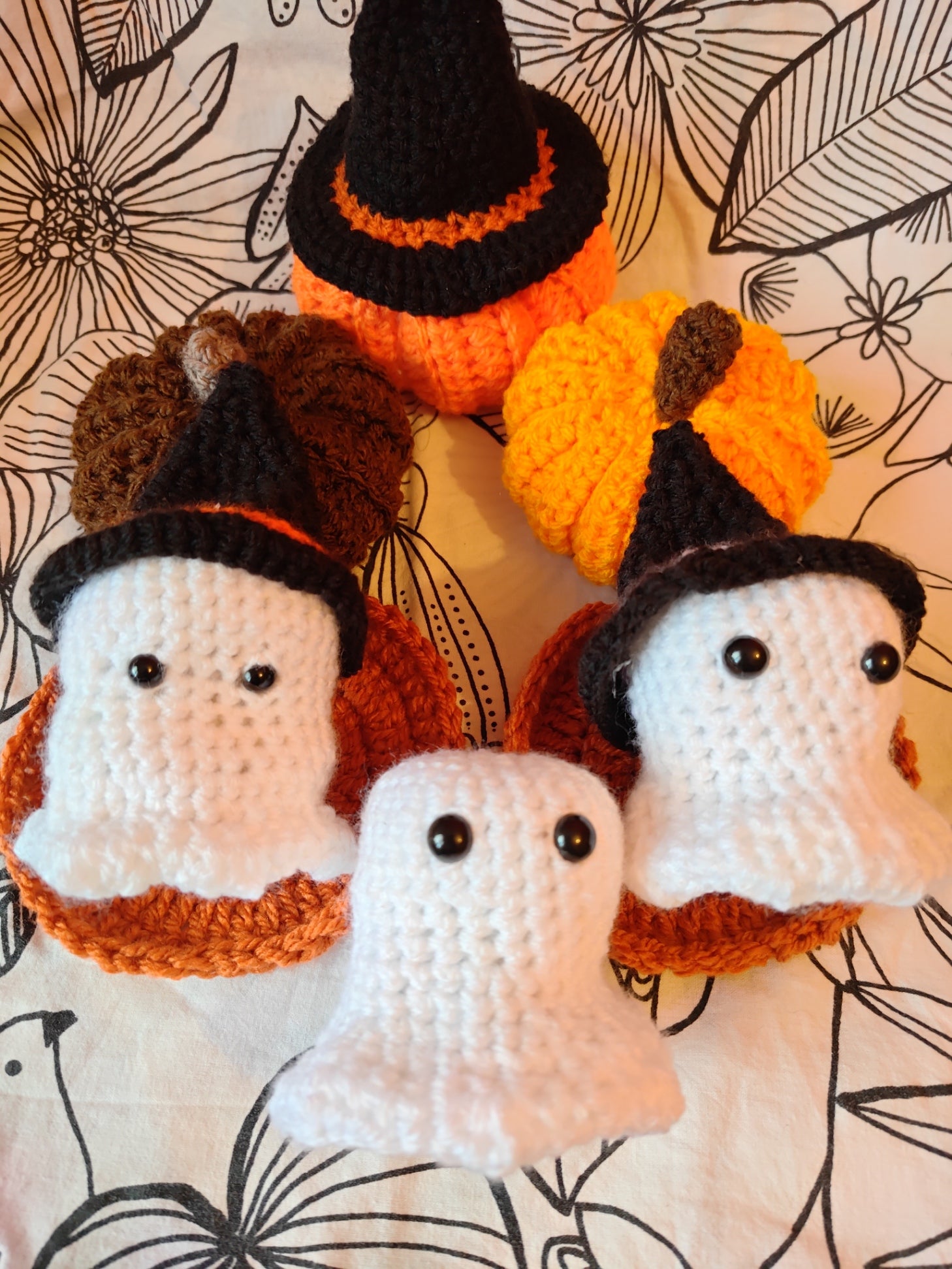 Décoration Fantôme avec ou sans chapeau de sorcière pour Automne et Halloween