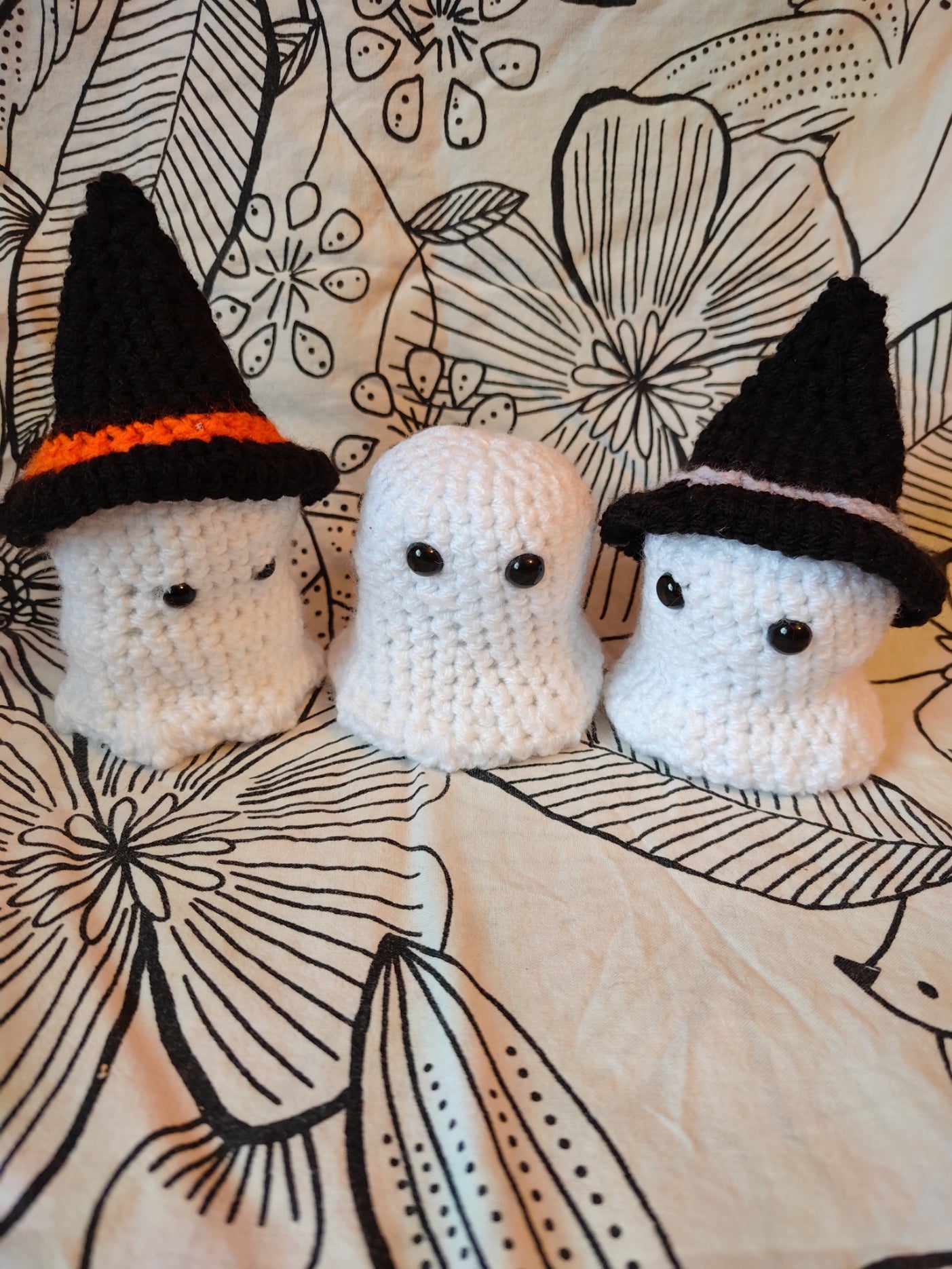 Décoration Fantôme avec ou sans chapeau de sorcière pour Automne et Halloween