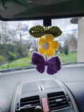 Décoration de rétroviseur Ruban et sa fleur au crochet
