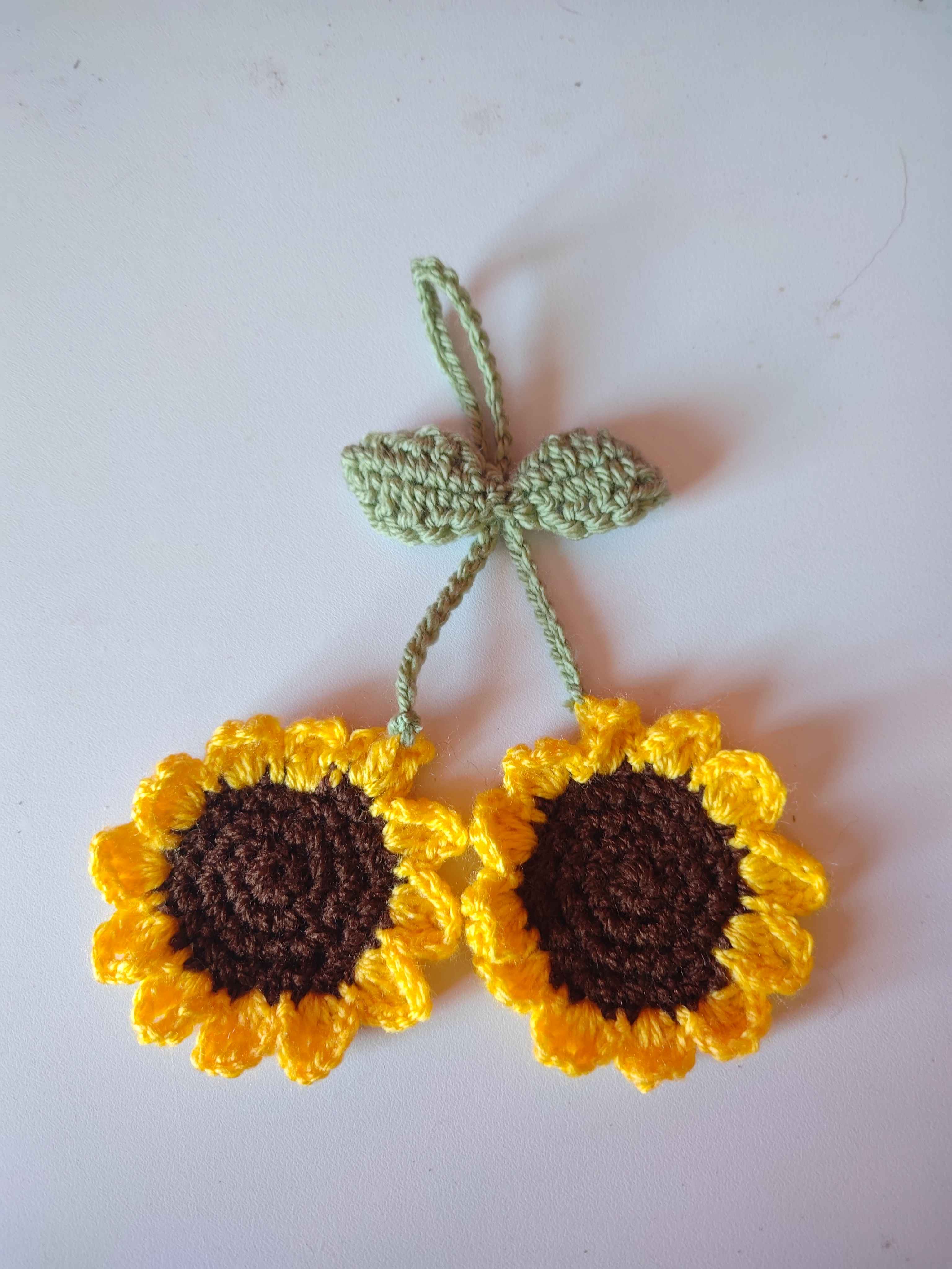 Décoration de rétroviseur Sunflower au crochet