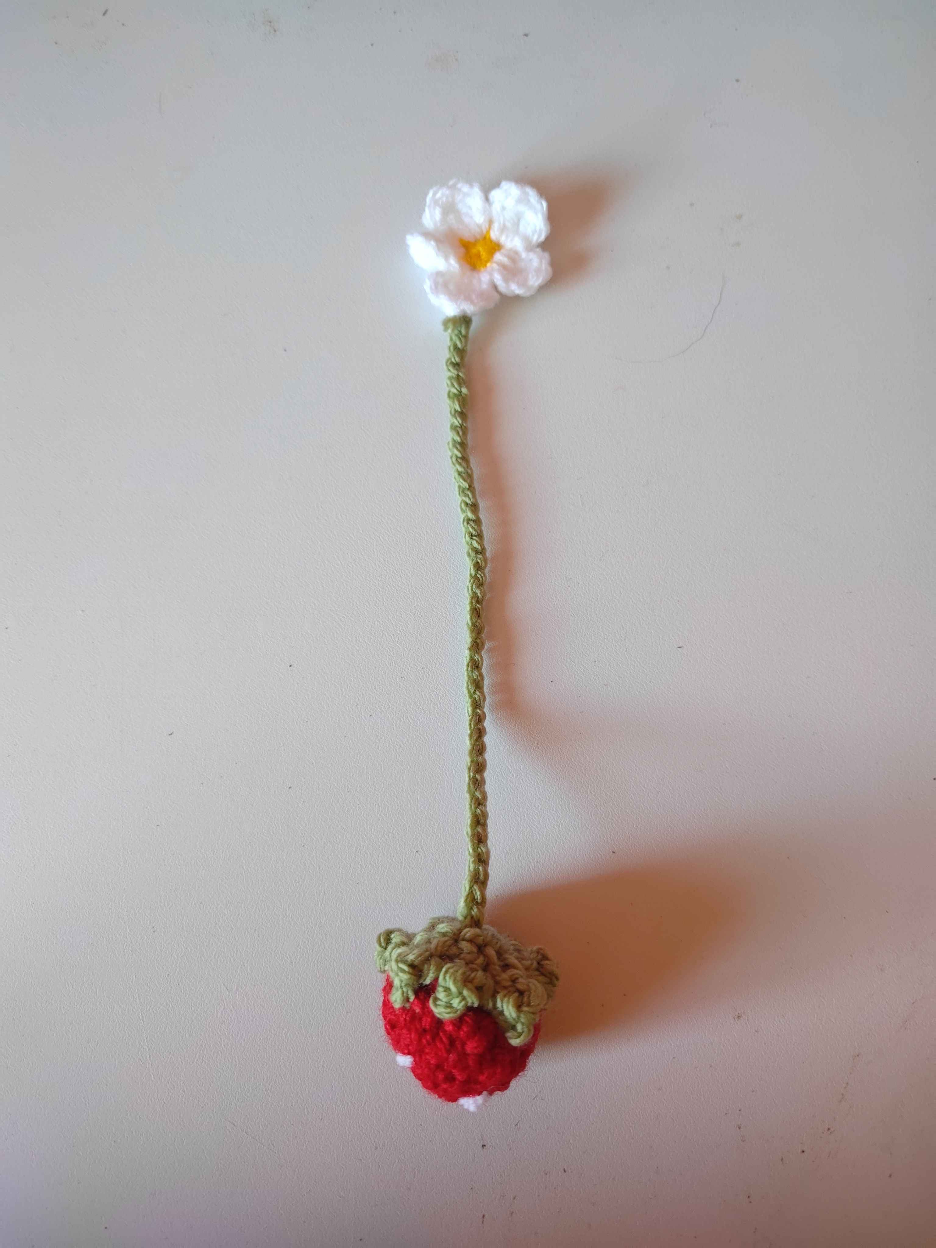 Marque pages Fraise et sa fleur