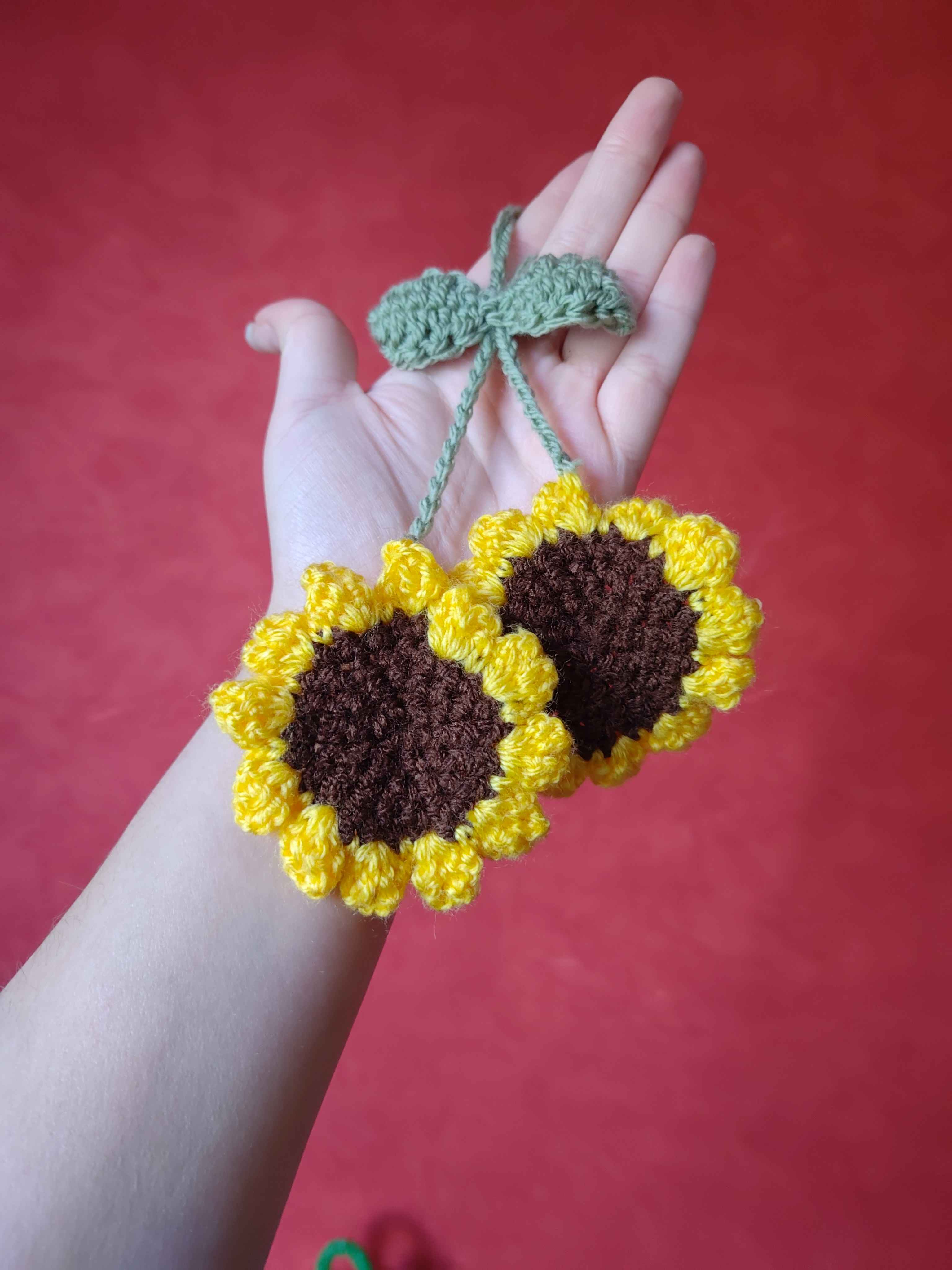 Décoration de rétroviseur Sunflower au crochet