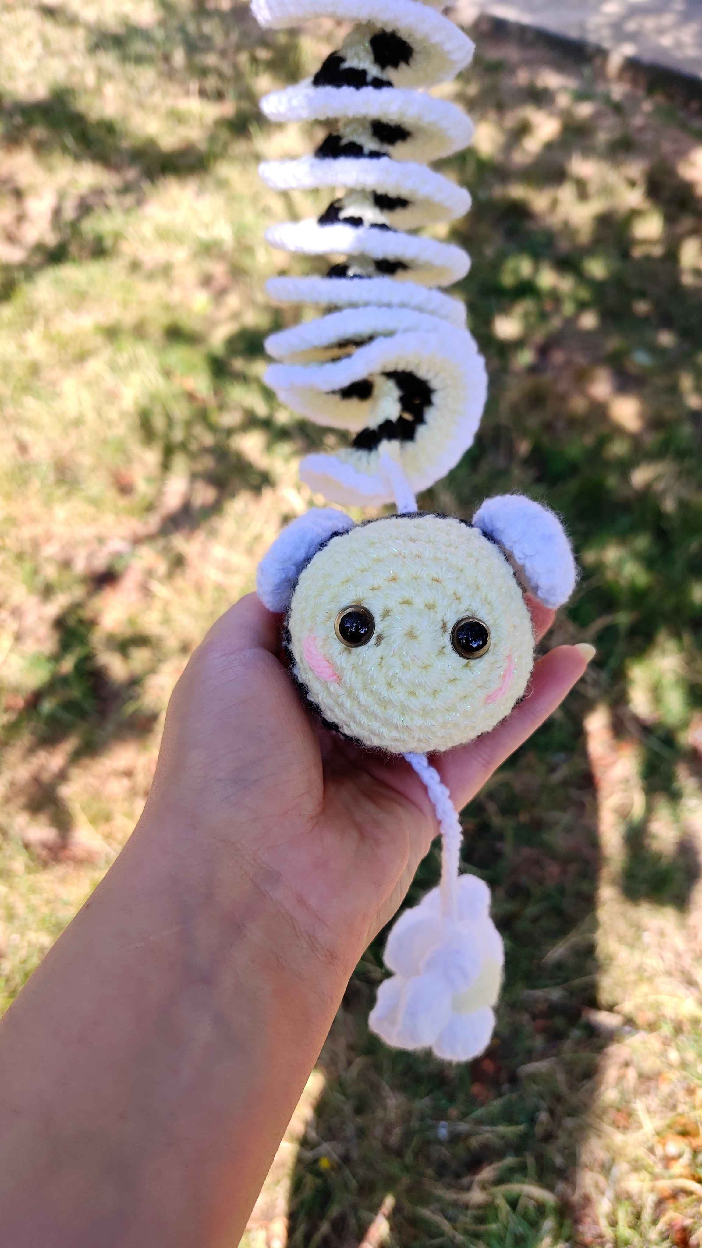 Vol-au-vent / Windcatcher au crochet thème Abeille